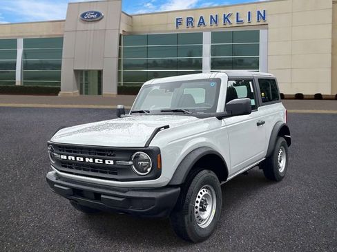 New 2026 Ford Bronco 2-Door AWD/4WD image 3