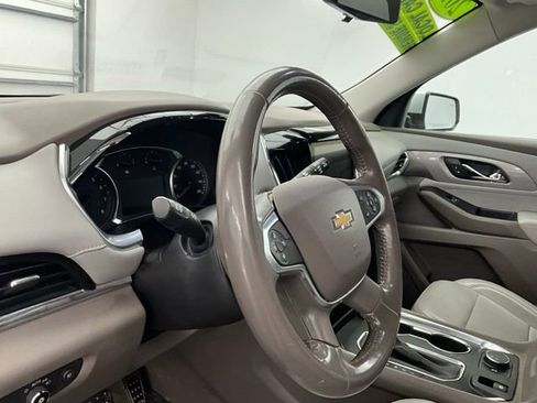 Used 2020 Chevrolet Traverse LT w/ LT Premium Package image 17