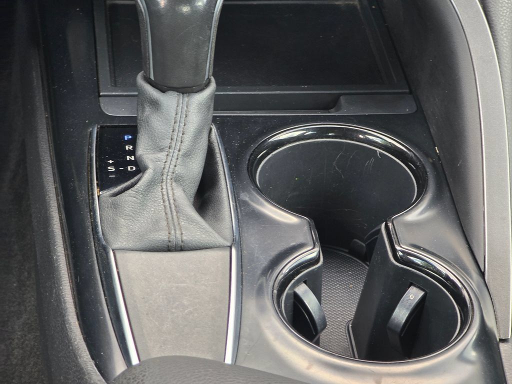 Used 2020 Toyota Camry SE FWD image 35