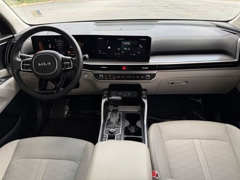 Certified 2025 Kia Sorento S w/ Panoramic Sunroof Package image 45