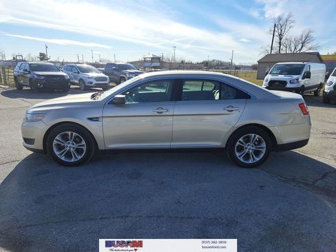 Used 2017 Ford Taurus SE image 23