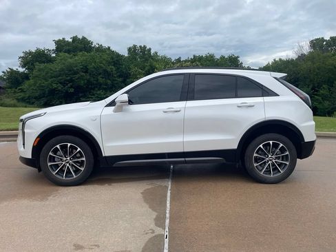 Used 2024 Cadillac XT4 Sport FWD image 2