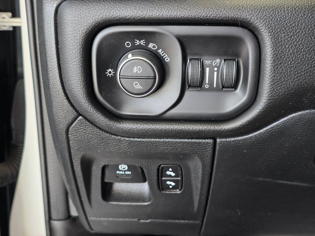 Used 2025 RAM 1500 Big Horn AWD/4WD image 24
