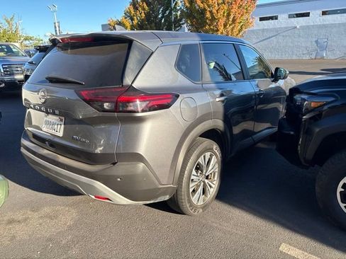 Used 2023 Nissan Rogue SV AWD/4WD image 2