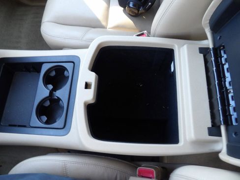 Used 2013 GMC Yukon SLT w/ SLT Chrome Package AWD/4WD image 21