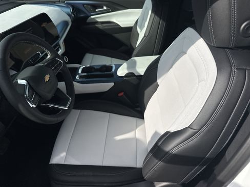 New 2026 Chevrolet Equinox EV LT image 16