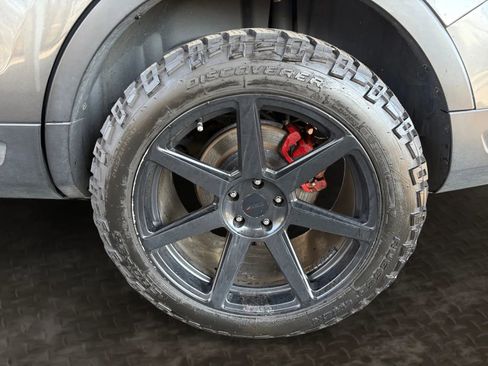 Used 2018 Ford Explorer XLT w/ Equipment Group 202A image 39