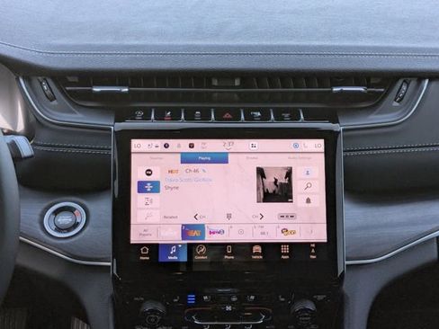 New 2025 Jeep Grand Cherokee L Limited w/ Luxury Tech Group II RWD image 19