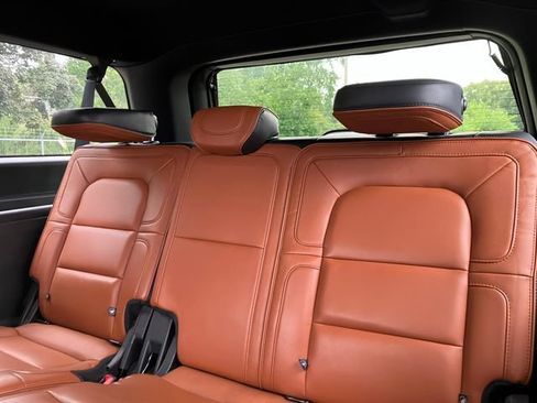 Used 2019 Lincoln Navigator L Reserve AWD/4WD image 11