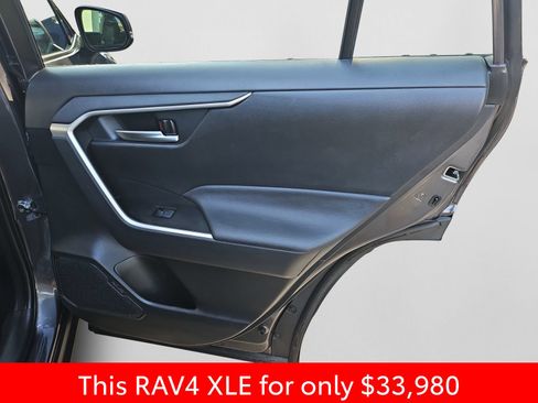 Used 2025 Toyota RAV4 XLE FWD image 37
