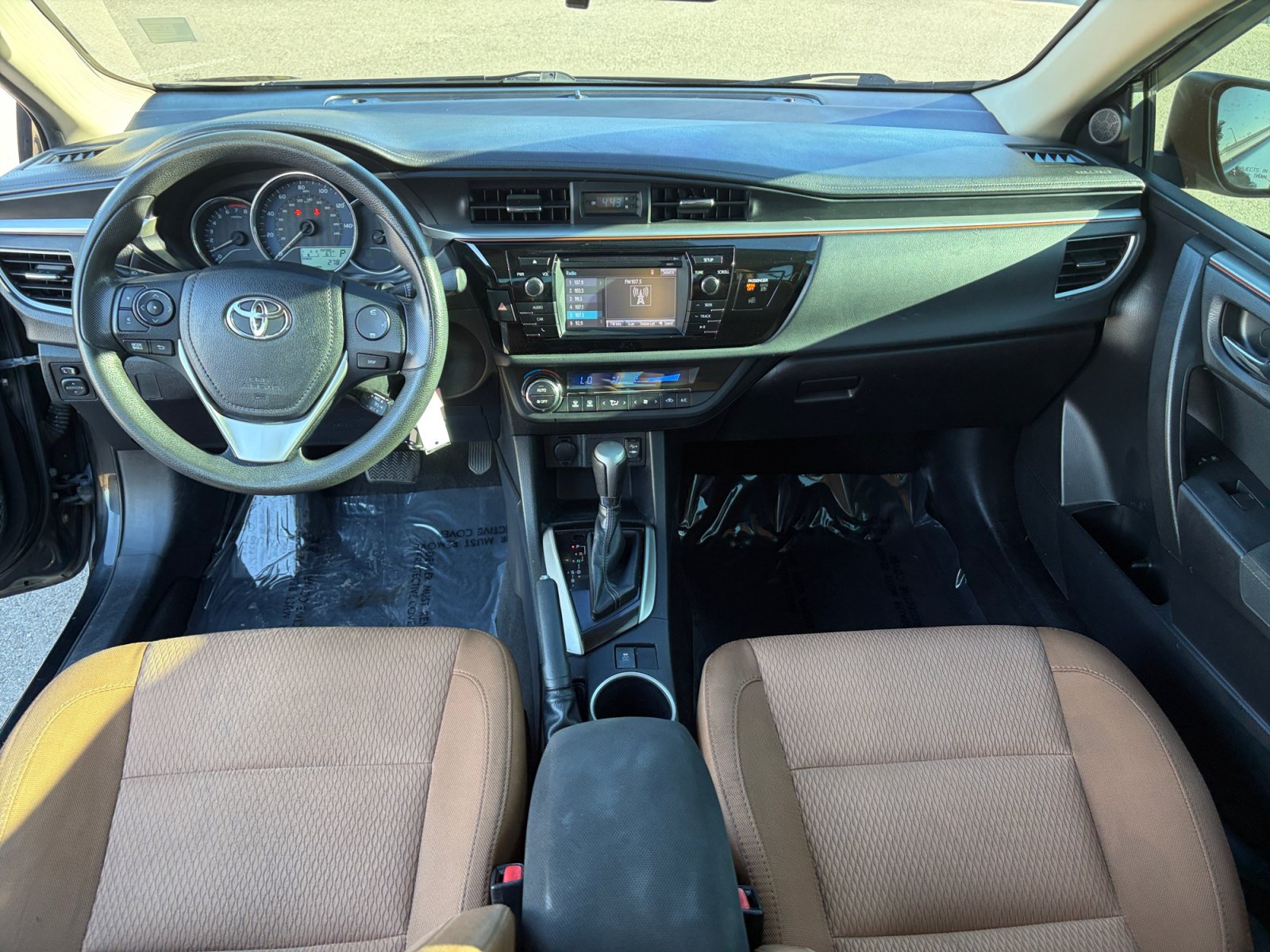 Used 2016 Toyota Corolla LE FWD image 25