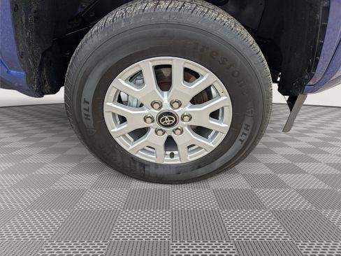 Used 2025 Toyota Tacoma SR5 AWD/4WD image 9