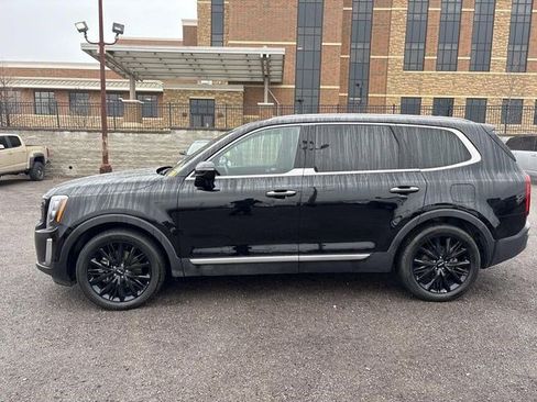 Used 2022 Kia Telluride SX w/ SX Prestige Package image 4