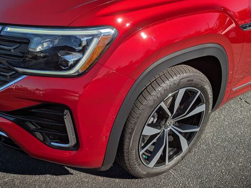 Used 2025 Volkswagen Atlas SEL Premium R-Line image 11