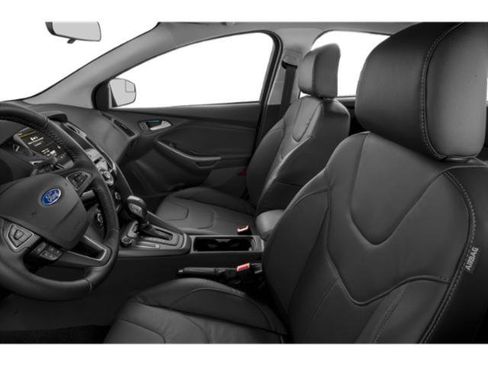 Used 2015 Ford Focus SE w/ SE Sport Package FWD image 12