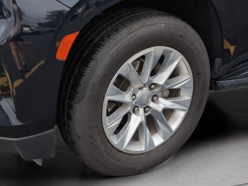 Used 2024 Chevrolet Suburban Premier RWD image 34