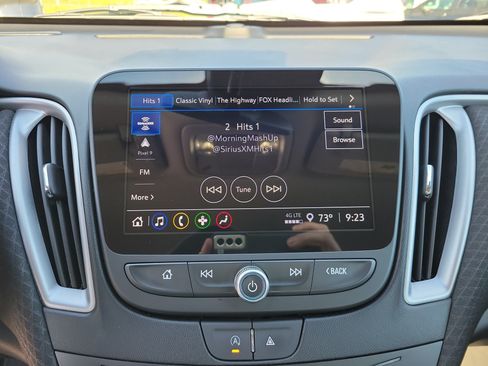 Used 2023 Chevrolet Malibu LT FWD image 15