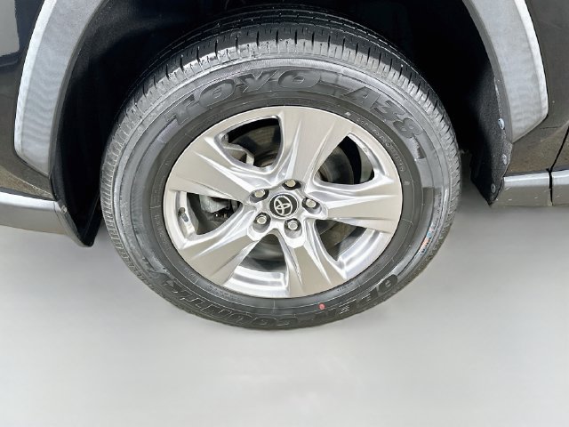 Used 2023 Toyota RAV4 XLE AWD/4WD image 13