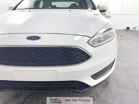 Used 2015 Ford Focus SE FWD image 12