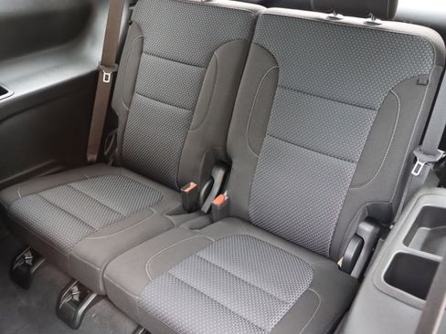 Certified 2023 GMC Acadia SLE w/ Driver Convenience Package image 33