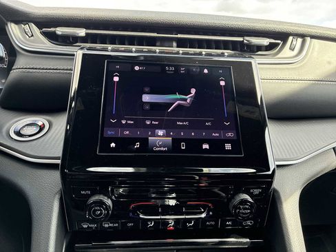 New 2026 Jeep Grand Cherokee Laredo image 16