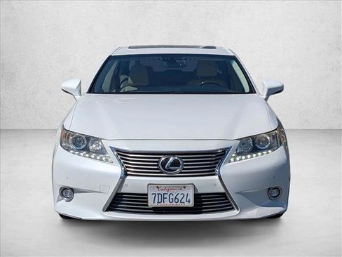 Used 2014 Lexus ES 350 w/ Luxury Package FWD image 2