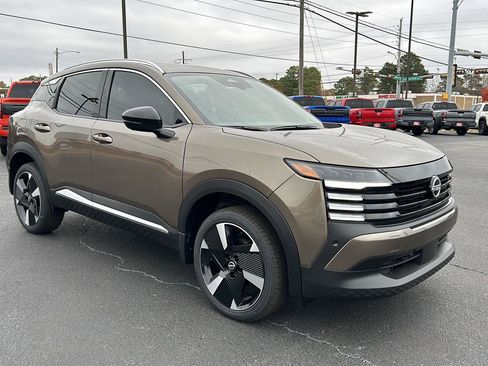 New 2026 Nissan Kicks SR image 8