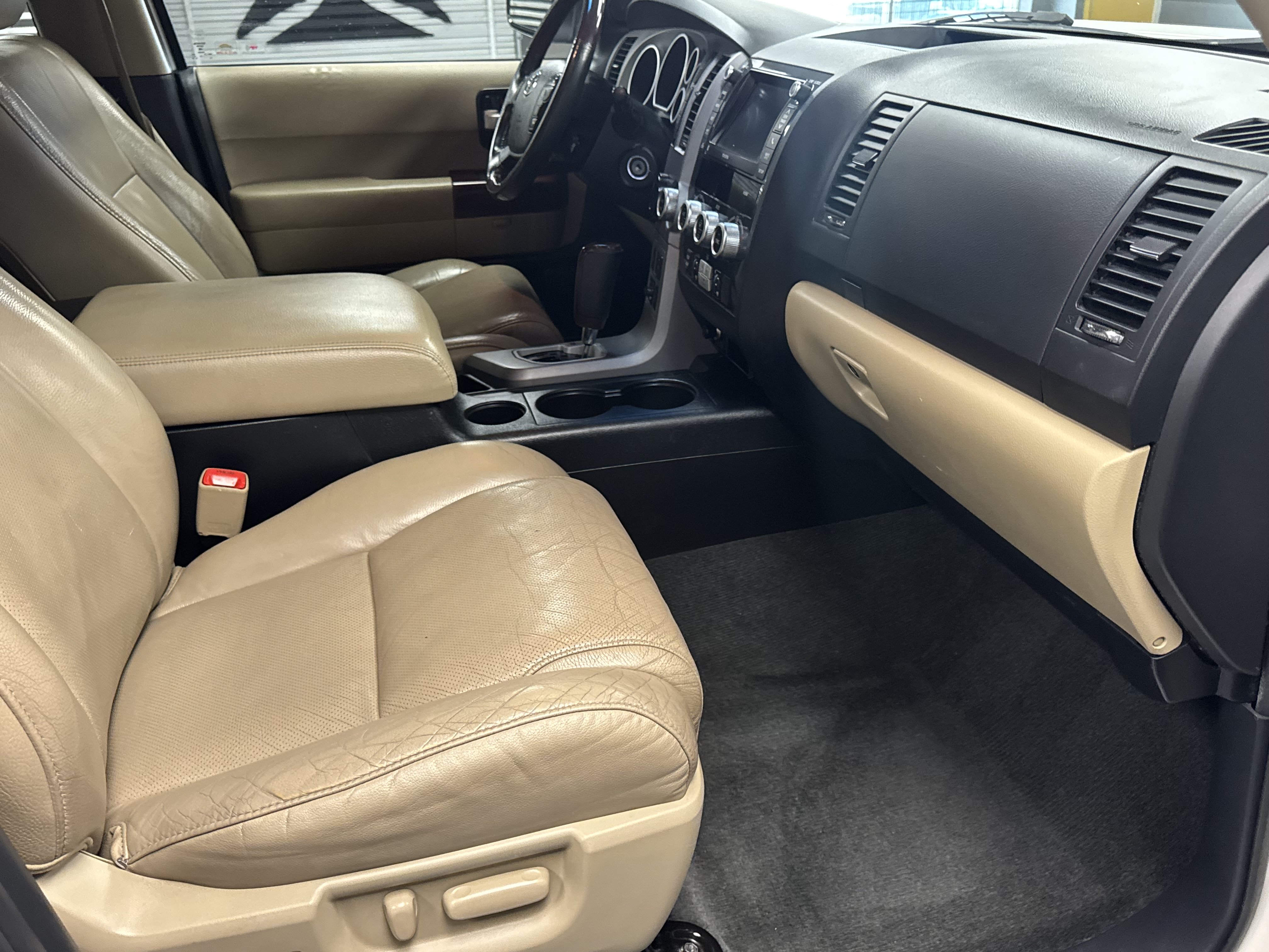 Used 2013 Toyota Sequoia Platinum RWD image 8