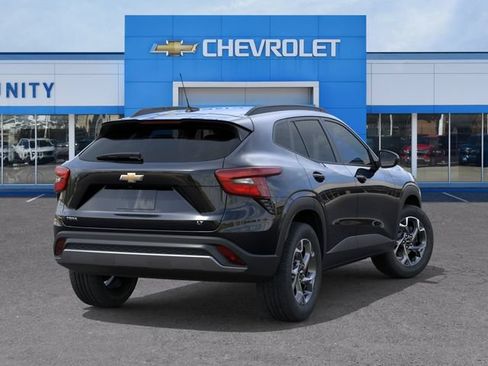 New 2026 Chevrolet Trax LT w/ LT Convenience Package FWD image 6