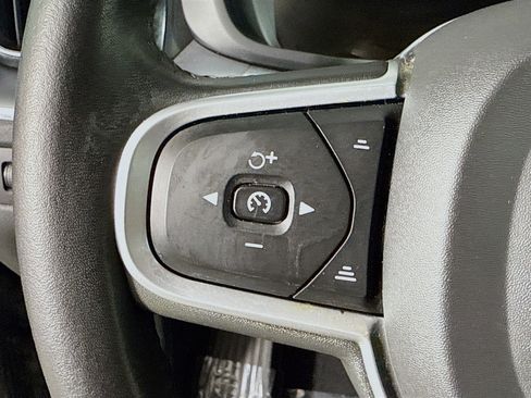 Used 2020 Volvo XC60 T6 Momentum image 14