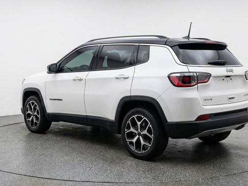 Used 2025 Jeep Compass Limited image 6