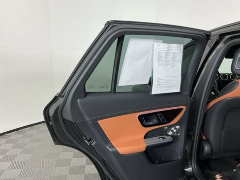 Used 2023 Mercedes-Benz GLC 300 4MATIC image 27