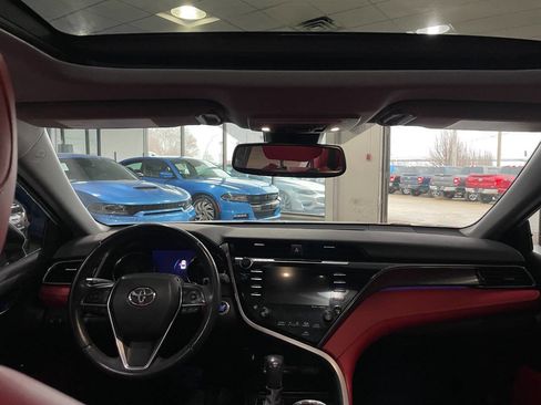 Used 2020 Toyota Camry XSE image 21