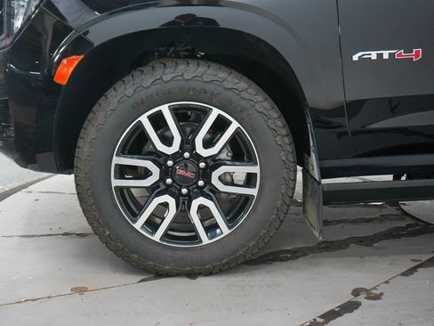 Used 2022 GMC Yukon AT4 w/ AT4 Premium Package AWD/4WD image 34