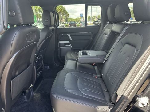 Used 2021 Land Rover Defender 110 X-Dynamic SE AWD/4WD image 17