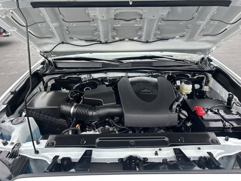Used 2023 Toyota Tacoma Limited image 11