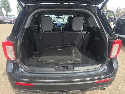 Used 2022 Ford Explorer XLT w/ Equipment Group 202A image 18