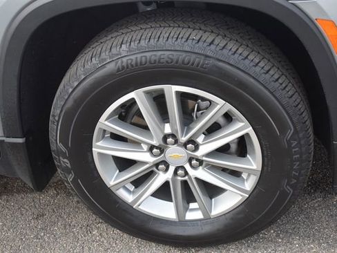 Certified 2023 Chevrolet Traverse LT image 11