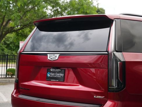 Used 2024 Cadillac Escalade V w/ LPO, ONYX Package AWD/4WD image 12