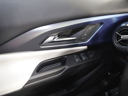 Used 2025 Chevrolet Equinox EV LT FWD image 27