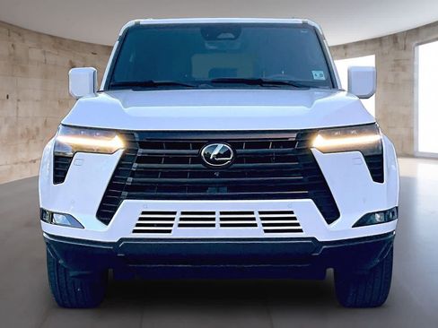 Used 2024 Lexus GX 550 w/ Cold Area Package AWD/4WD image 3