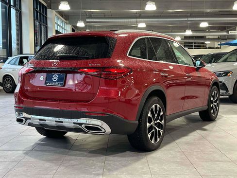 Used 2025 Mercedes-Benz GLC 350e 4MATIC image 3