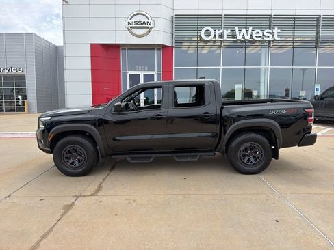 Used 2025 Nissan Frontier PRO-4X AWD/4WD image 2