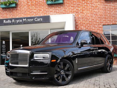 Certified 2021 Rolls-Royce Cullinan AWD/4WD image 1