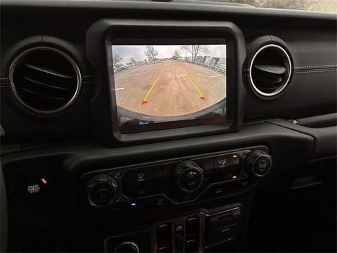 Used 2023 Jeep Wrangler Unlimited Sahara image 17