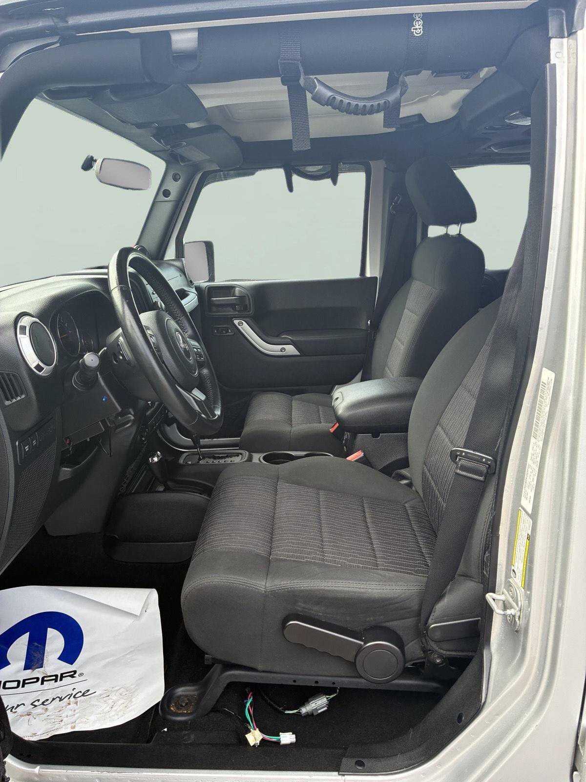 Used 2011 Jeep Wrangler Unlimited Rubicon AWD/4WD image 16