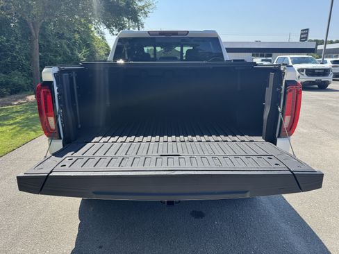 Used 2024 GMC Sierra 1500 Denali Ultimate AWD/4WD image 4