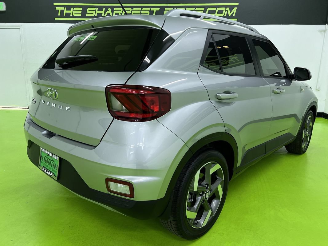 Used 2024 Hyundai Venue SEL FWD image 10