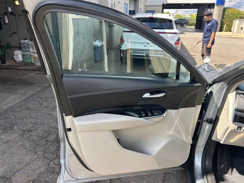 Used 2023 Cadillac XT4 Premium Luxury AWD/4WD image 15