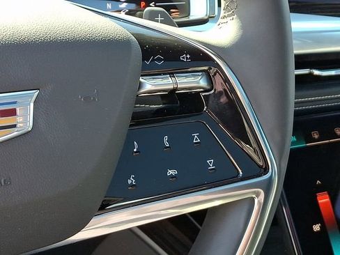 Certified 2025 Cadillac Escalade Premium Luxury image 22